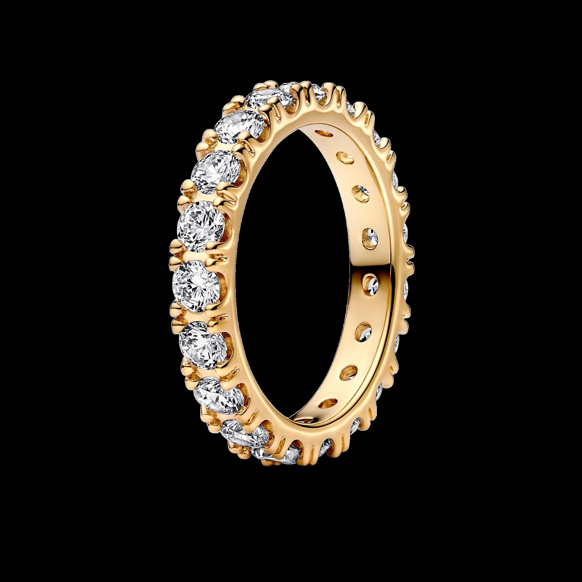Oval Sparkling Halo Ring